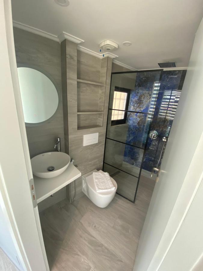 Crown Apartment Sarande Exterior photo